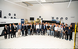 宏山激光德國展廳開放日?qǐng)A滿舉行，德國與波蘭雙倉聯(lián)動(dòng)加速歐洲本地化服務(wù)